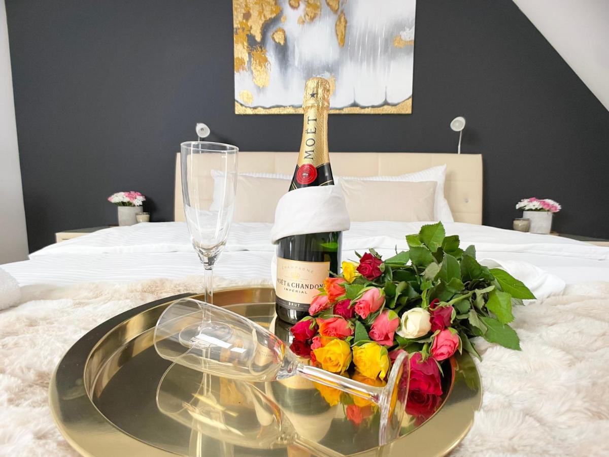 M-Style 04 Apartment Mit Balkon Und Gasgrill, 24H Self-Check-In, Free Parking, Netflix Núremberg Exterior foto