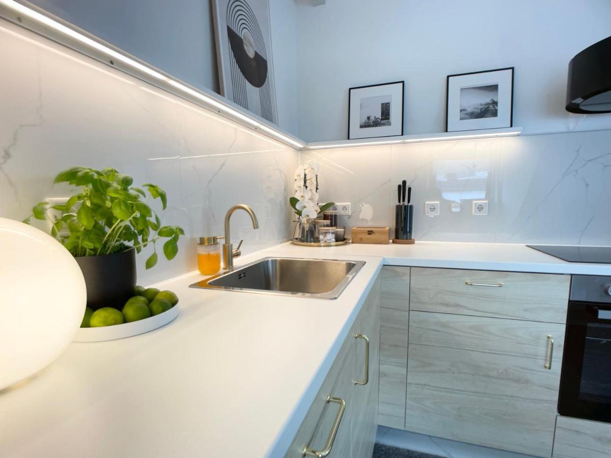 M-Style 04 Apartment Mit Balkon Und Gasgrill, 24H Self-Check-In, Free Parking, Netflix Núremberg Exterior foto