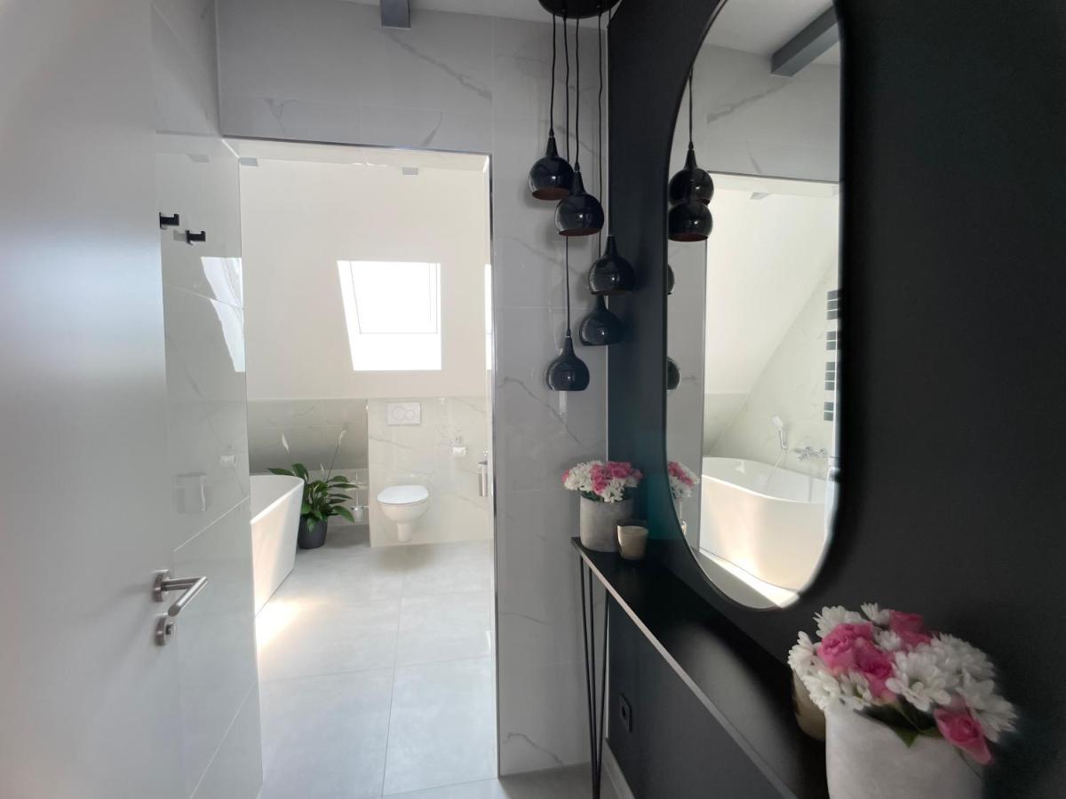 M-Style 04 Apartment Mit Balkon Und Gasgrill, 24H Self-Check-In, Free Parking, Netflix Núremberg Exterior foto